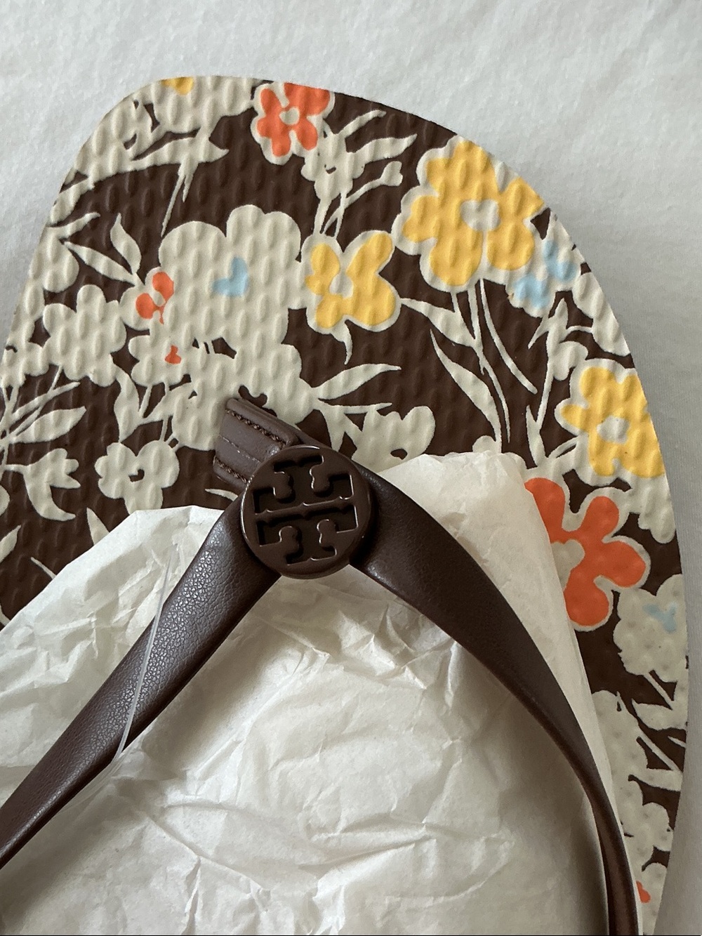Tory Burch Brown Leather Thong Sandals with Floral Footbed - Picture 3 of 4